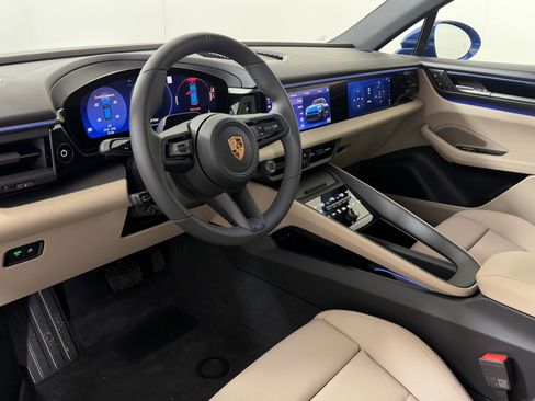 New 2026 Porsche Macan Electric image 4