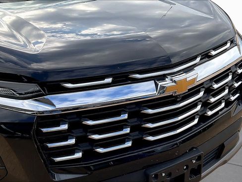 Used 2025 Chevrolet Equinox LT FWD image 29