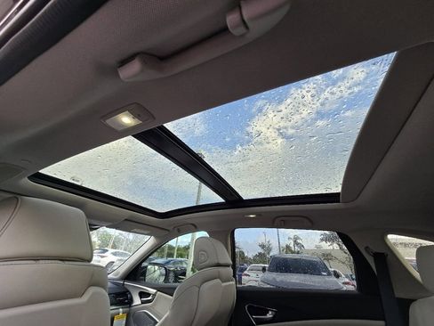 Used 2025 Acura RDX SH-AWD image 10