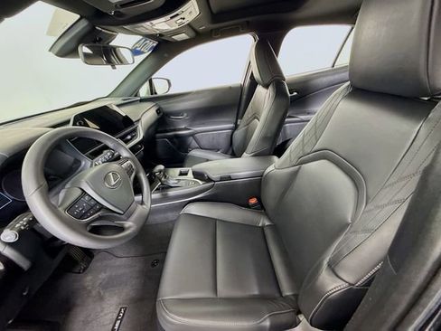 Used 2024 Lexus UX 250h FWD image 6