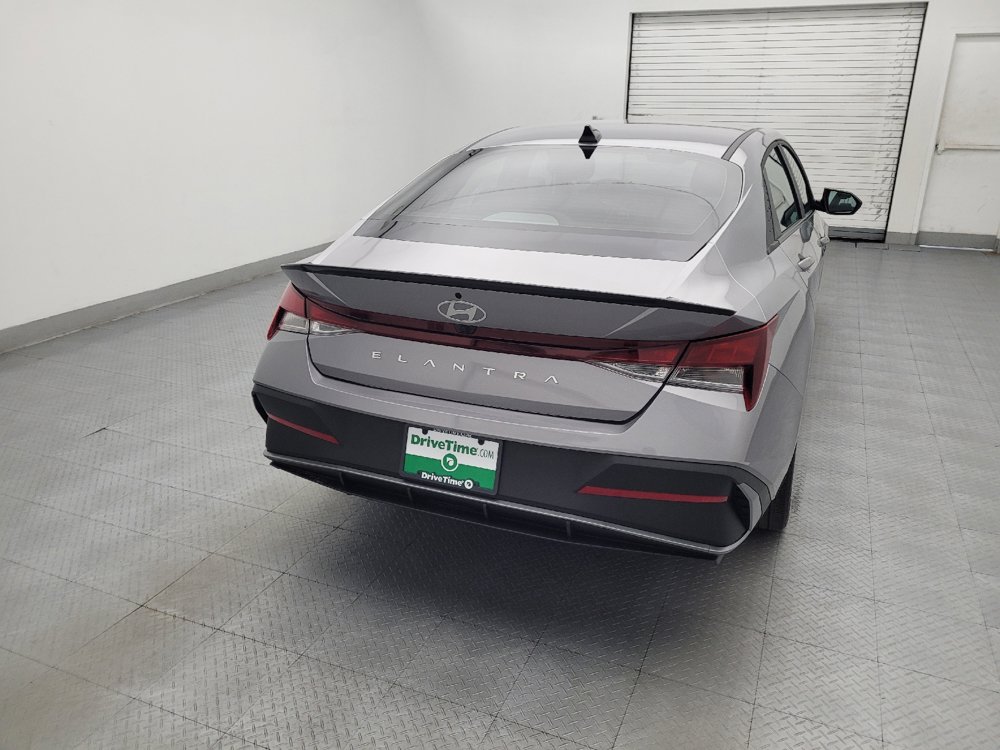 Used 2025 Hyundai Elantra Sport FWD image 7
