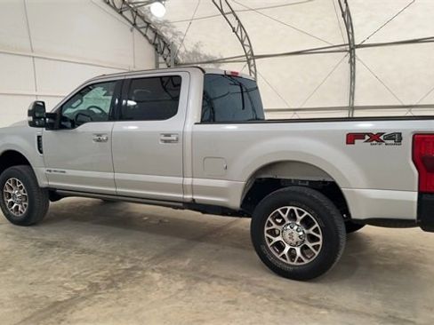 Used 2019 Ford F250 Lariat w/ Lariat Ultimate Package image 6