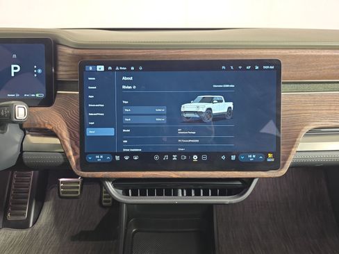 Used 2023 Rivian R1T Adventure image 27