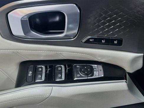 Used 2022 Kia Sorento SX Prestige w/ Panoramic Sunroof Package AWD/4WD image 18