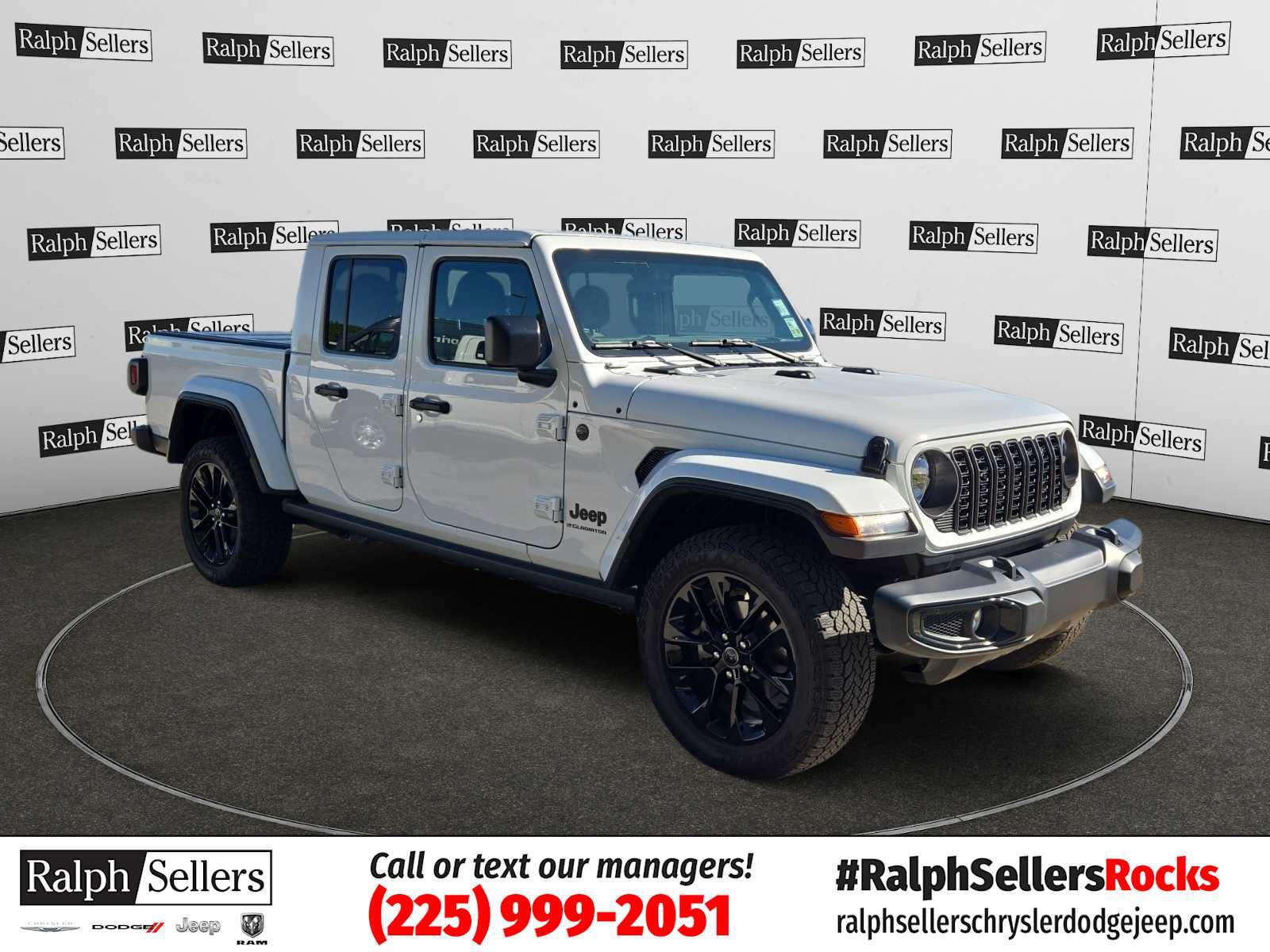 Used 2024 Jeep Gladiator Sport AWD/4WD image 1