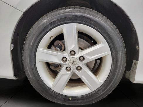 Used 2012 Toyota Camry SE FWD image 4