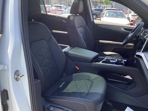 Certified 2026 Volkswagen Atlas Cross Sport SE w/ Panoramic Sunroof Package FWD image 28
