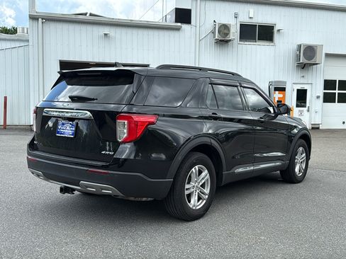 Used 2021 Ford Explorer XLT w/ Equipment Group 202A AWD/4WD image 6
