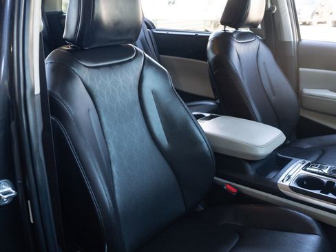 Used 2023 Kia Carnival SX image 23