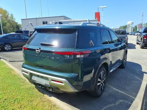 Certified 2025 Nissan Pathfinder Platinum w/ Black Appearance Package AWD/4WD image 2