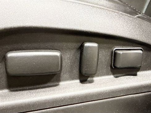 Used 2016 Chevrolet Equinox LTZ w/ Enhanced Convenience Package image 14