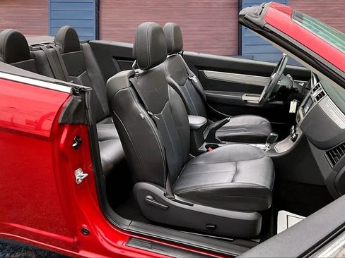 Used 2010 Chrysler Sebring Touring w/ Special Touring Group image 6