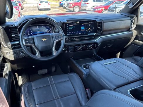 Used 2024 Chevrolet Silverado 2500 High Country w/ Technology Package AWD/4WD image 7