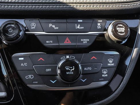 New 2026 Chrysler Pacifica Select image 18