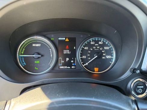 Used 2018 Mitsubishi Outlander 4WD Plug-In Hybrid image 19