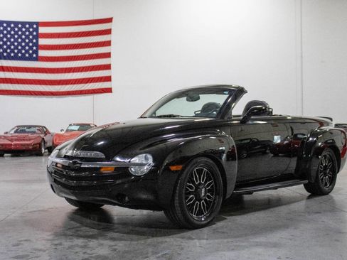 Used 2005 Chevrolet SSR LS 2dr Regular Cab Convertible w/ Preferred Equipment Group image 1