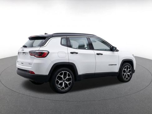 Used 2025 Jeep Compass Limited AWD/4WD image 9