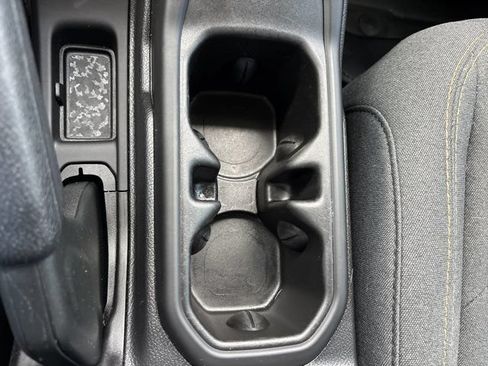 Used 2024 Jeep Wrangler Sport AWD/4WD image 33