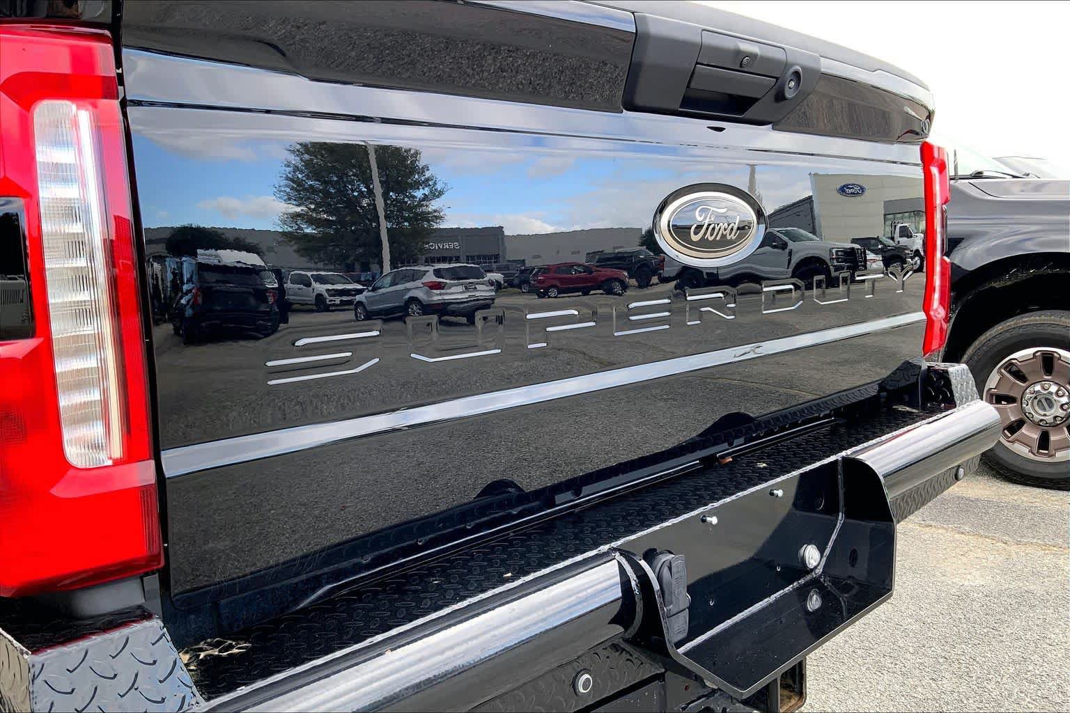 Used 2023 Ford F350 XLT w/ 360-Degree Camera Package AWD/4WD image 9