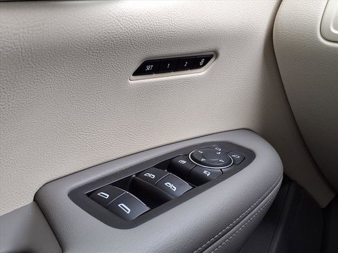 Used 2021 Cadillac XT6 Premium Luxury image 32