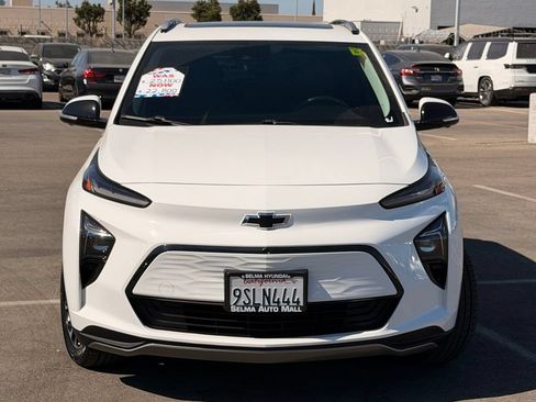 Used 2022 Chevrolet Bolt EUV Premier w/ Sun & Sound Package FWD image 3