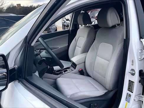Used 2018 Hyundai Tucson SEL image 8