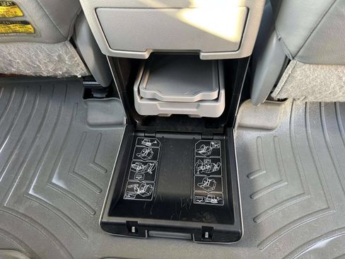 Used 2010 Toyota Highlander Limited image 35