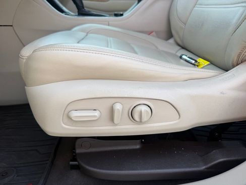Used 2019 GMC Acadia Denali w/ Technology Package FWD image 24