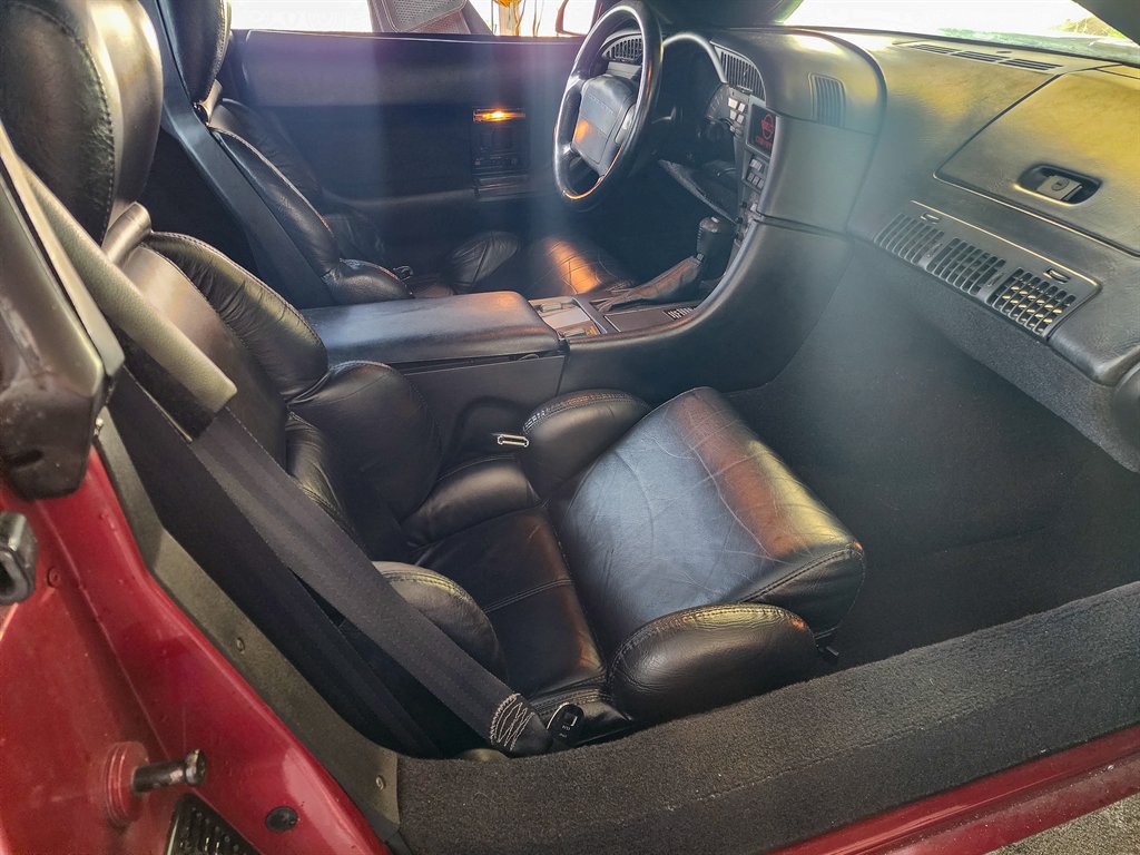 Used 1990 Chevrolet Corvette Coupe RWD image 17
