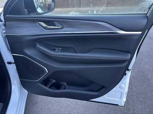 New 2025 Jeep Grand Cherokee L Overland image 14