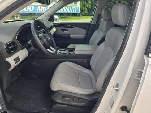 Certified 2024 Honda Pilot Touring image 12