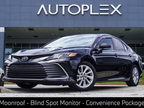 Used 2024 Toyota Camry LE w/ Convenience Package FWD image 1