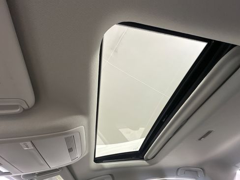 Certified 2025 MAZDA MAZDA3 2.5 Turbo Sedan w/Premium Plus image 21