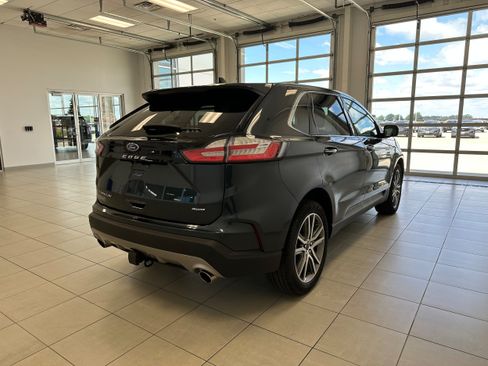 Used 2024 Ford Edge Titanium w/ Equipment Group 301A AWD/4WD image 5