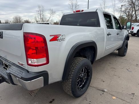 Used 2011 GMC Sierra 2500 SLE w/ SLE Preferred Package image 11