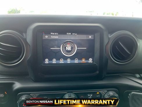 Used 2023 Jeep Wrangler Sport AWD/4WD image 18