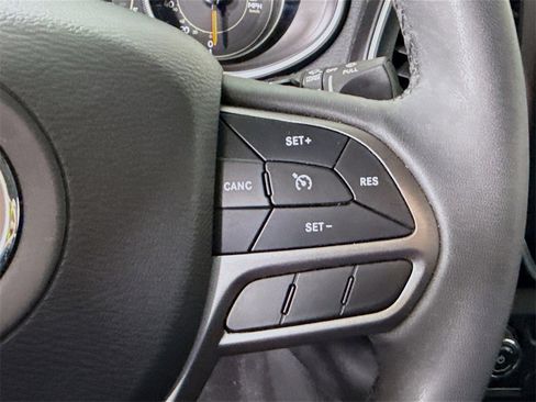 Used 2021 Jeep Cherokee Latitude Plus image 21