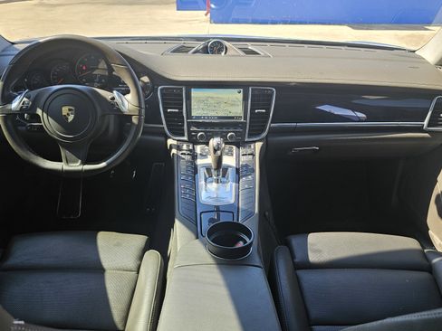 Used 2016 Porsche Panamera 4 w/ Premium Package Plus image 35