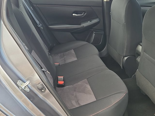 Used 2025 Nissan Sentra SR FWD image 19