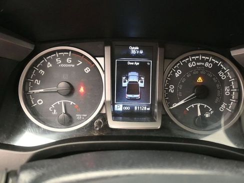 Used 2018 Toyota Tacoma SR5 image 18