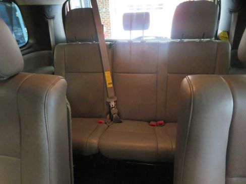 Used 2014 Toyota Sequoia Platinum AWD/4WD image 62