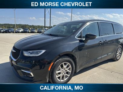 Used 2024 Chrysler Pacifica Touring-L