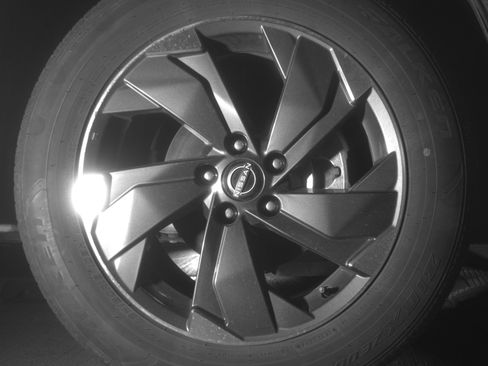 Used 2025 Nissan Rogue SV image 13