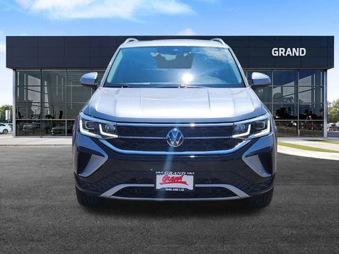 Used 2024 Volkswagen Taos SEL image 3