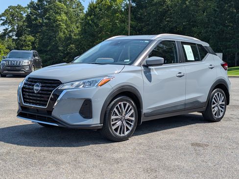 Used 2024 Nissan Kicks SV FWD image 5