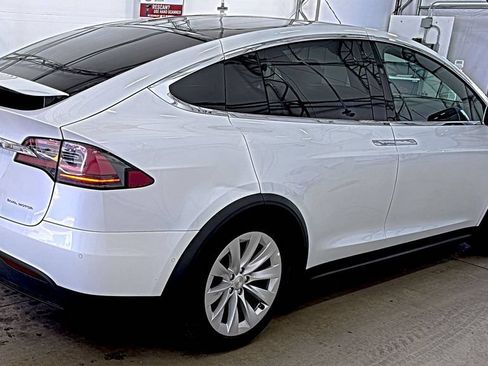 Used 2020 Tesla Model X Long Range AWD/4WD image 4