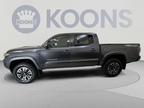 Used 2023 Toyota Tacoma TRD Sport AWD/4WD image 5