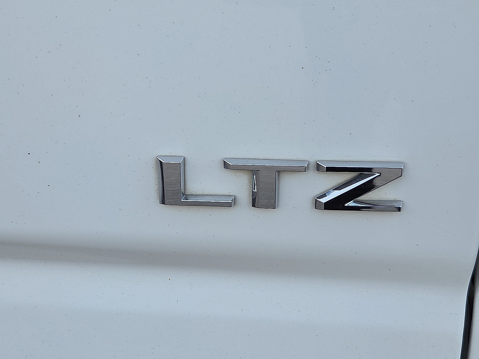 Used 2020 Chevrolet Silverado 1500 LTZ w/ LTZ Premium Package AWD/4WD image 9