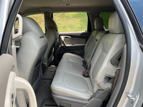 Used 2011 Chevrolet Traverse LT w/ LPO, 'HIT The Road' Package FWD image 39