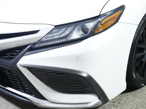 Used 2022 Toyota Camry XSE w/ Navigation Package AWD/4WD image 16
